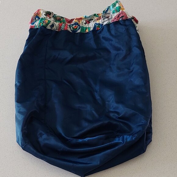 Vera Bradley Drawstring Bucket Bag in Retired Pattern "Cuban Stamps" - Picture 6 of 10